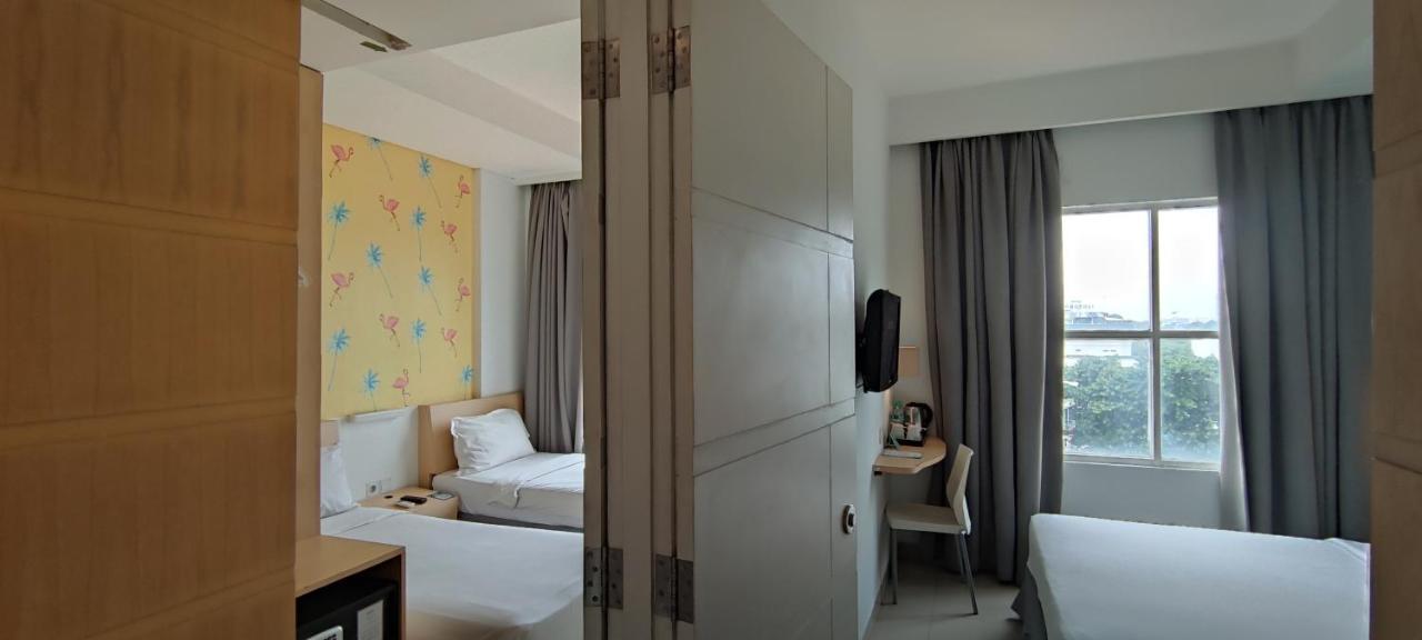 Liberta Hotel Kemang Jakarta Exterior photo